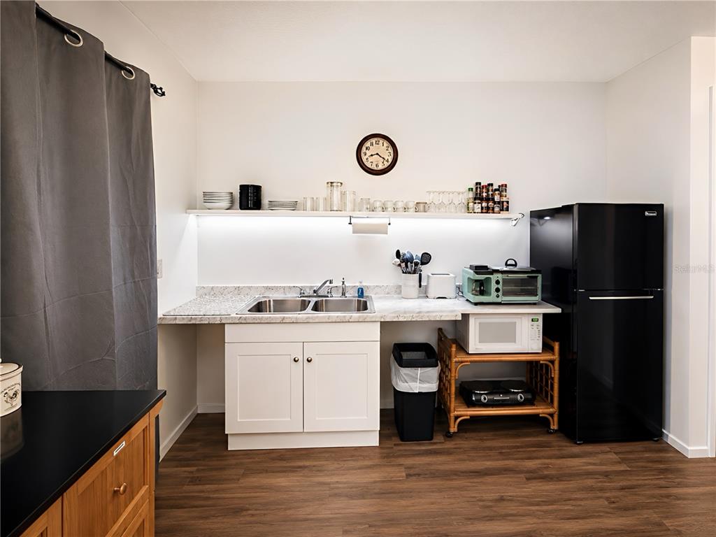 4227 Conrad Road Venice, FL 34293 - Photo 6 of 19 Gallery Image 6