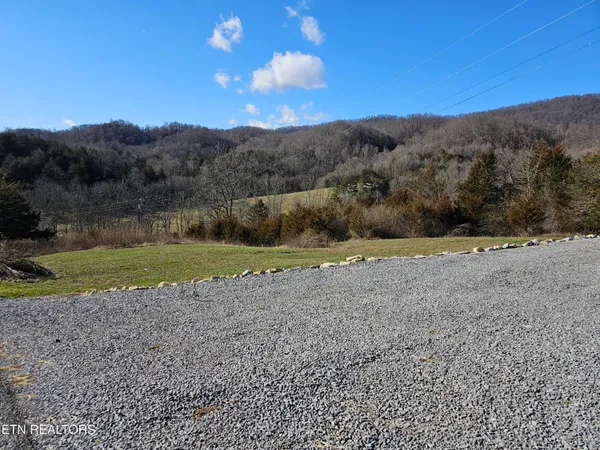 $102,500 | 2 Forest Hill Drive, Rose Hill, VA 24281