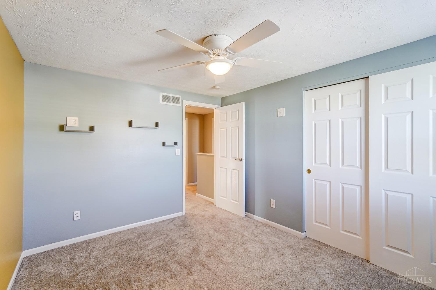 2497 Crest Road Cincinnati, OH 45231 - Photo 7 of 30