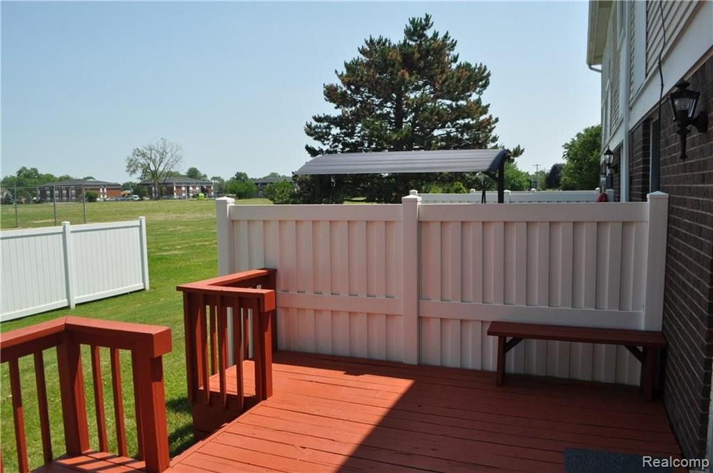 12631 Ronda Drive Southgate, MI 48195 - Photo 9 of 28