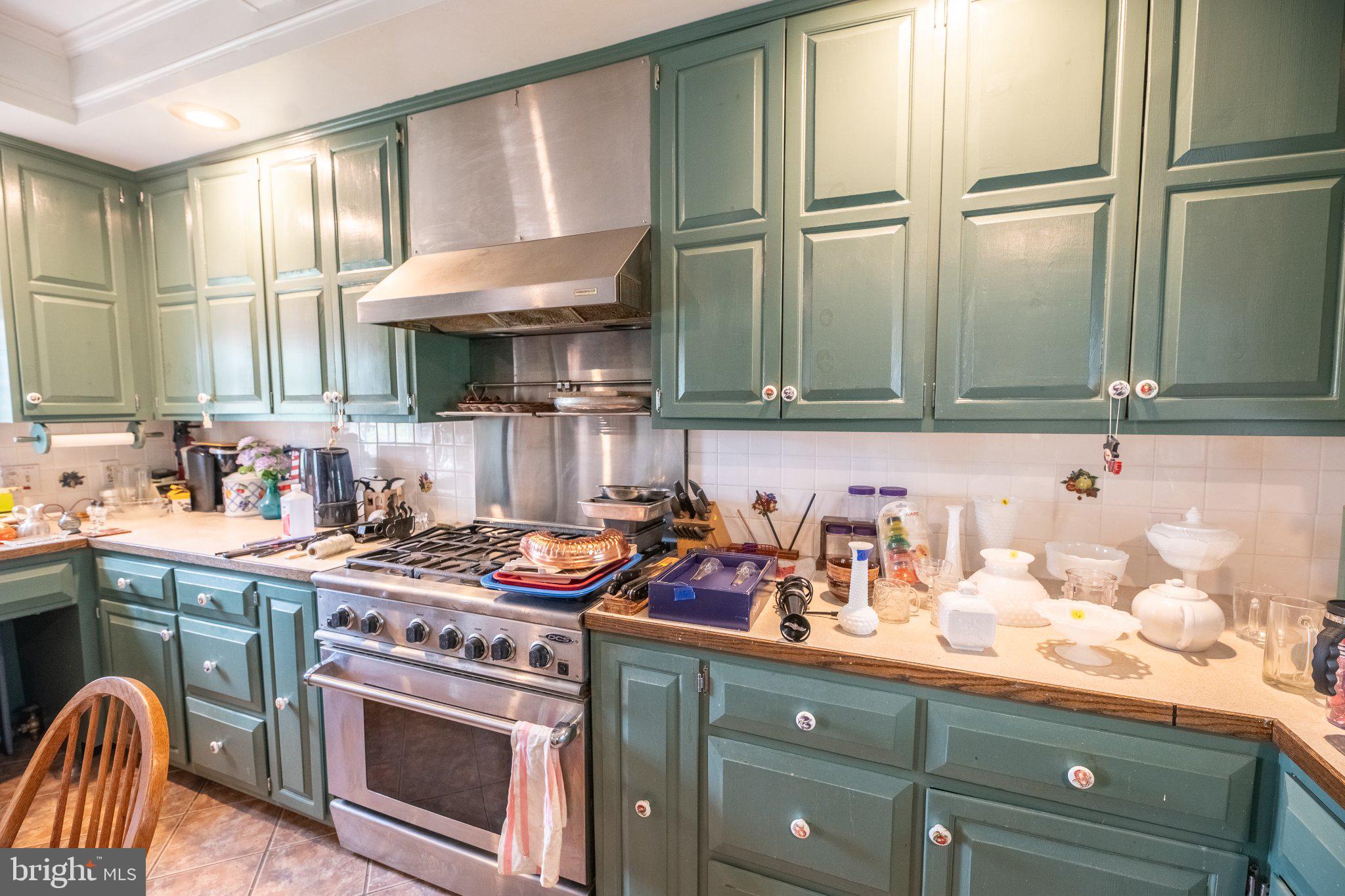 57 Diverty Road Pennington, NJ 08534 - Photo 13 of 86 Charming kitchen with vintage flair.