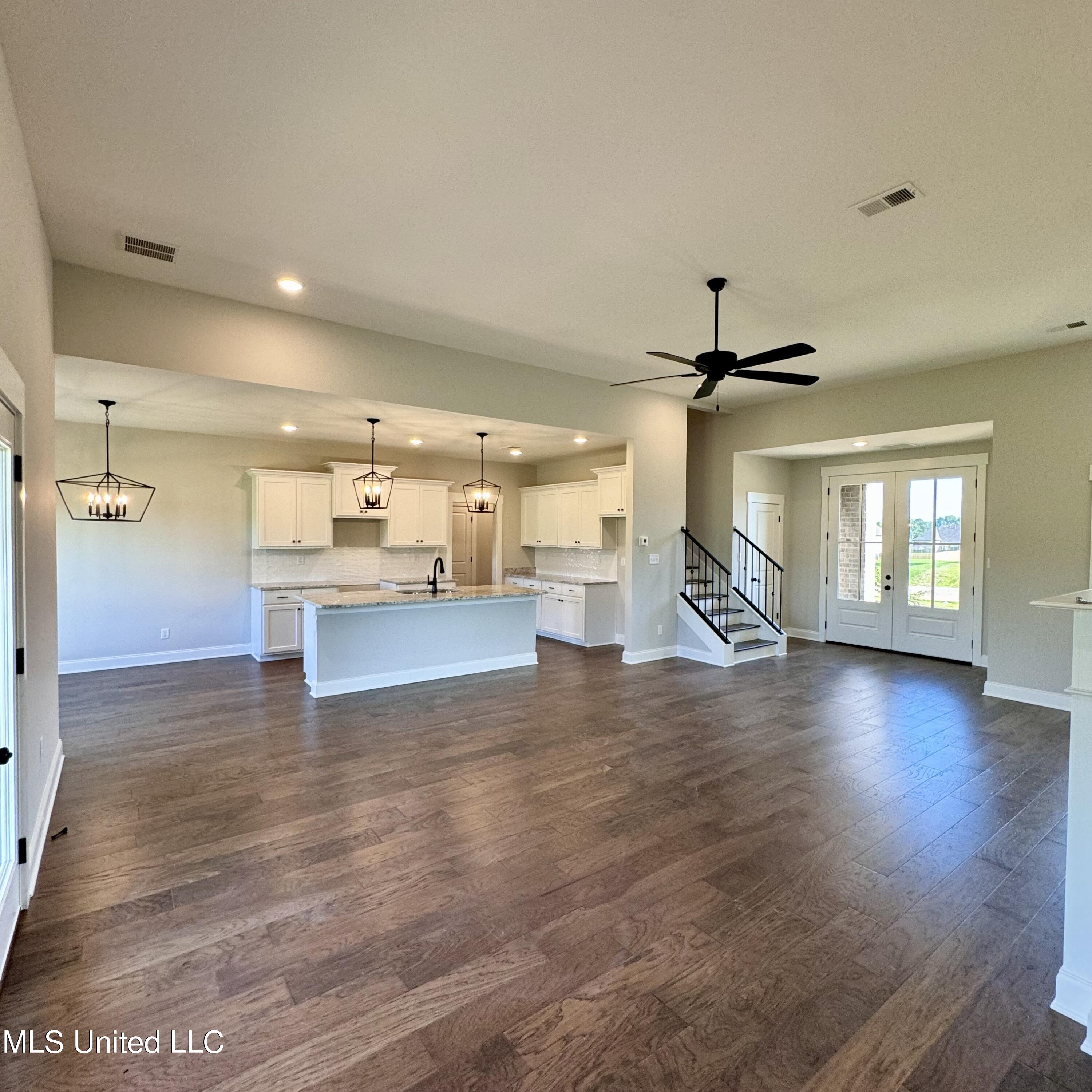 756 Wells Drive Hernando, MS 38632 - Photo 17 of 55 Iris