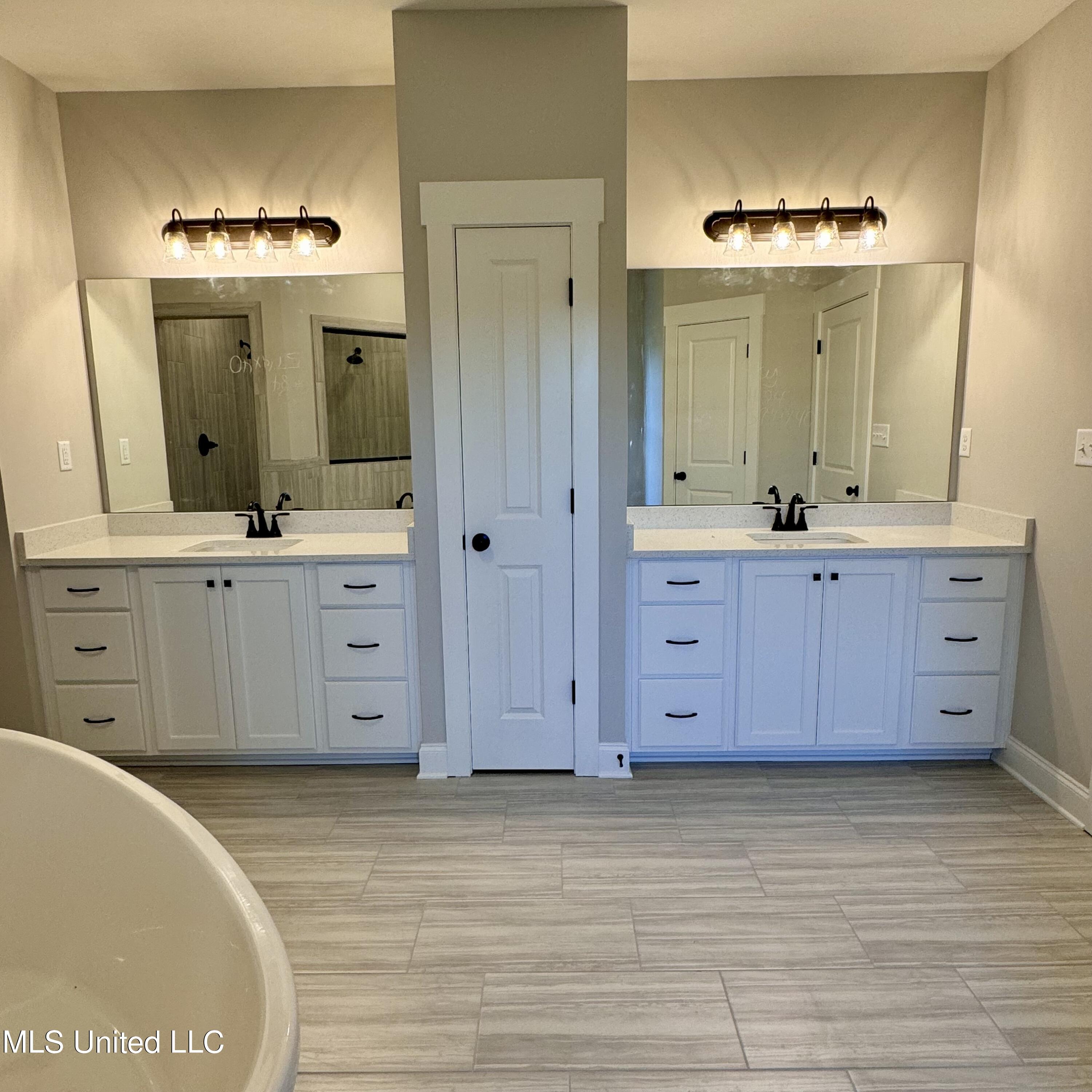 756 Wells Drive Hernando, MS 38632 - Photo 35 of 55 Iris. Primary bath