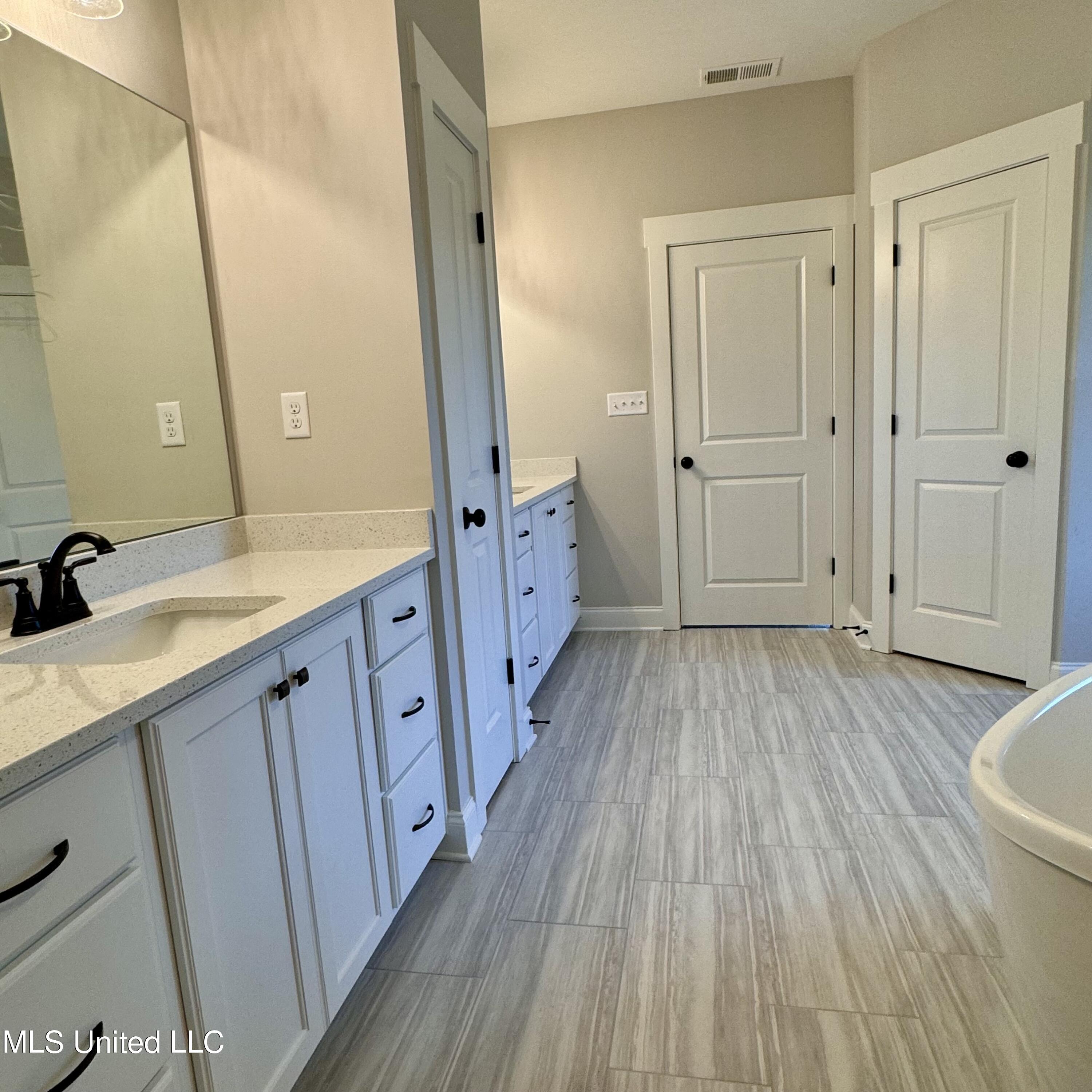 756 Wells Drive Hernando, MS 38632 - Photo 36 of 55 Iris