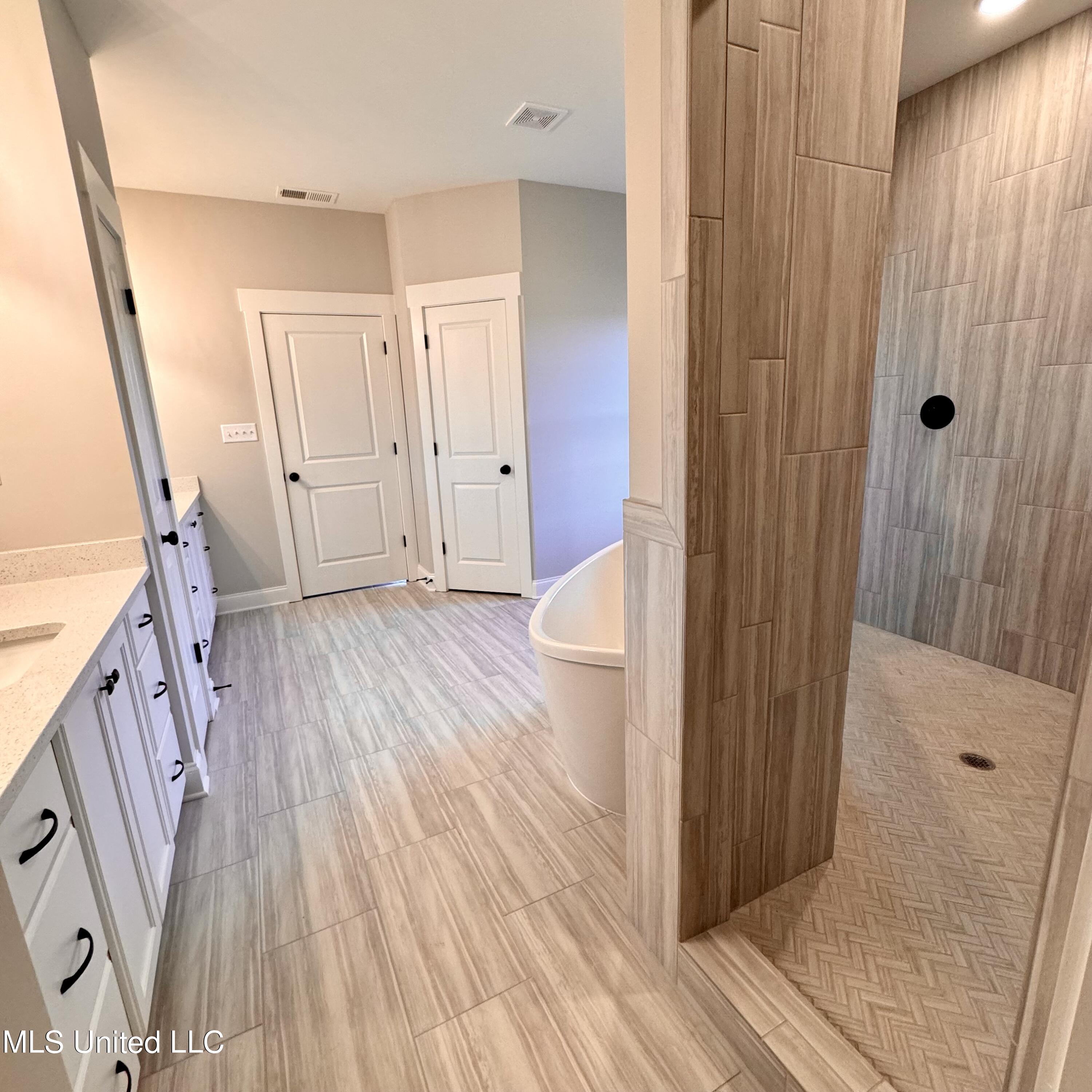 756 Wells Drive Hernando, MS 38632 - Photo 38 of 55 Iris