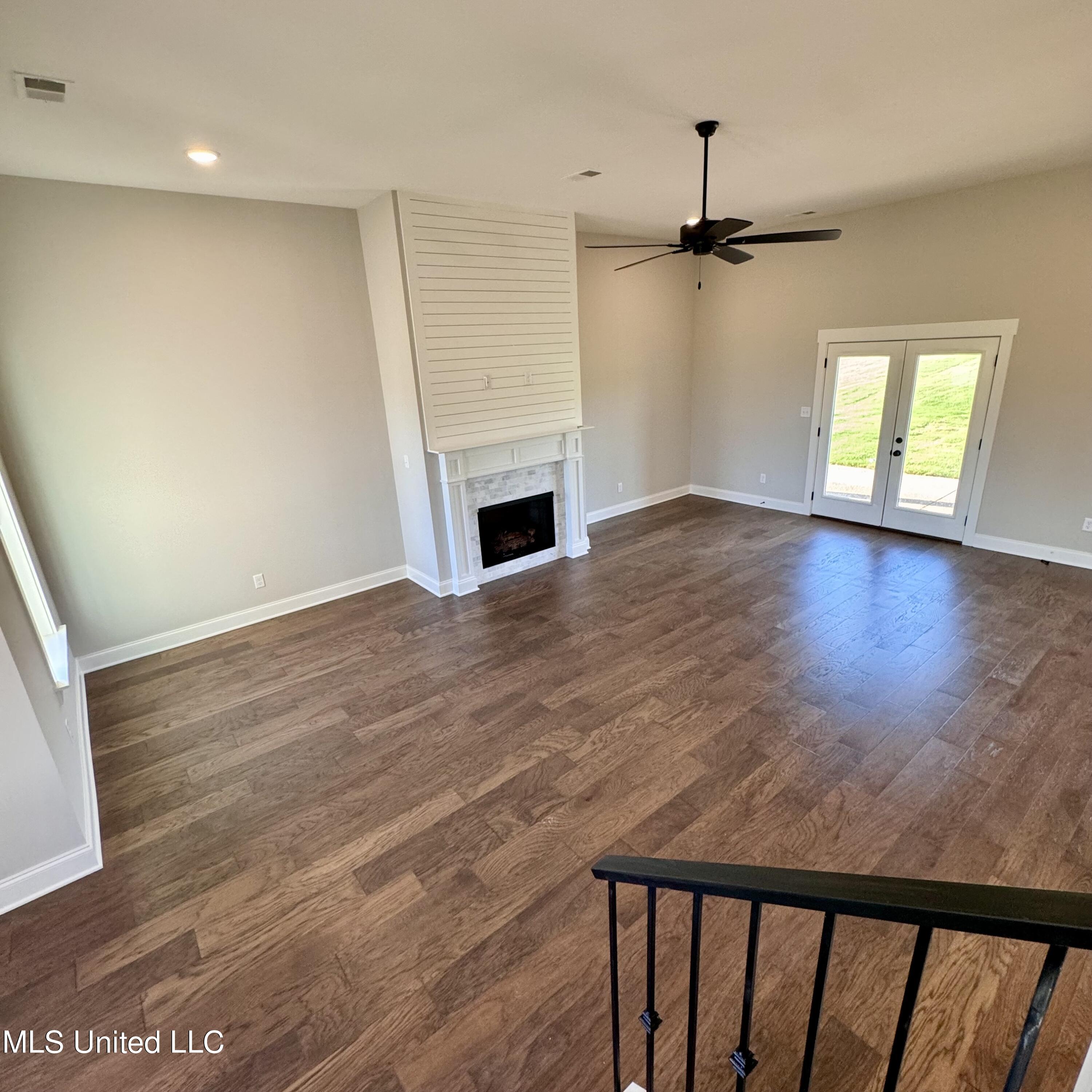 756 Wells Drive Hernando, MS 38632 - Photo 41 of 55 Iris