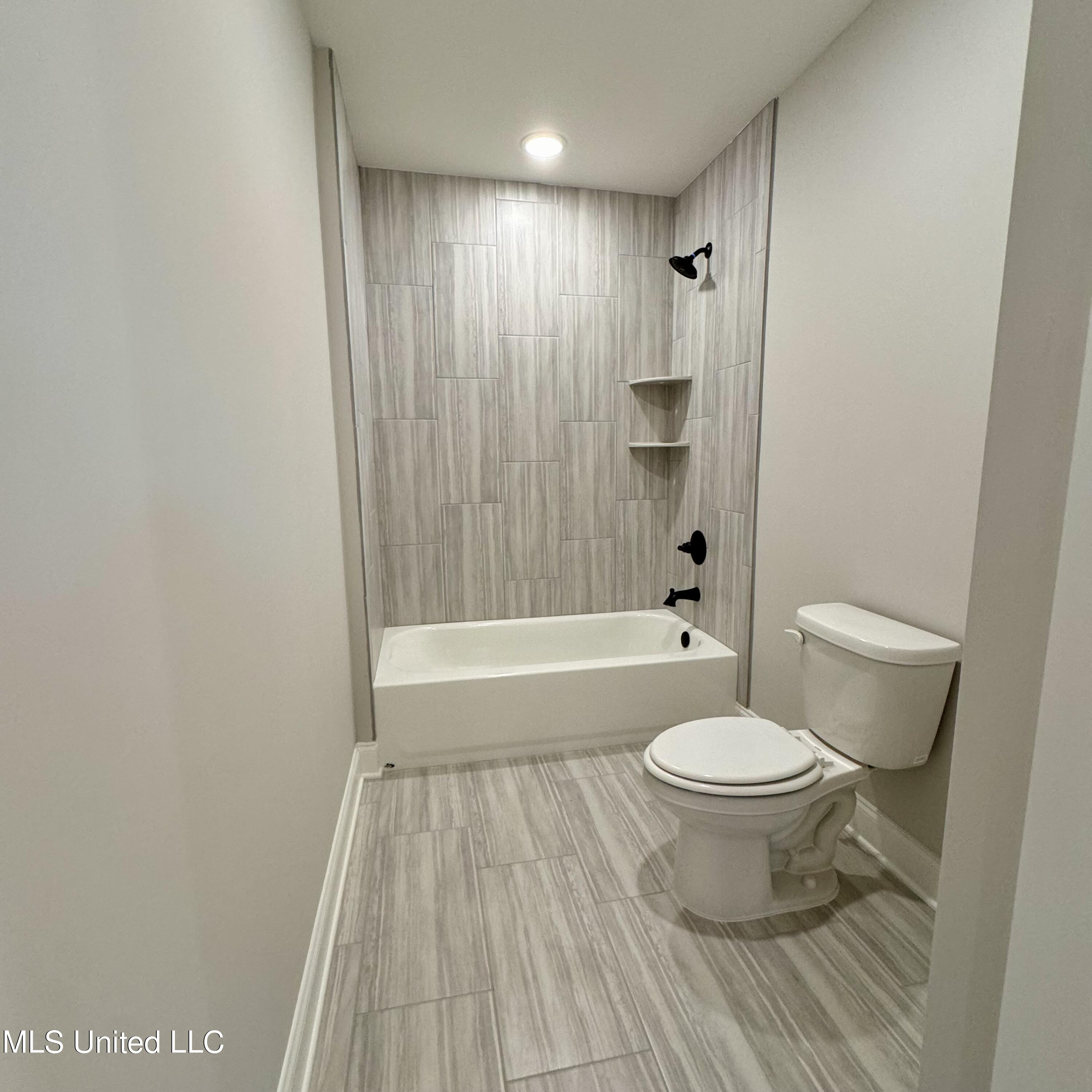 756 Wells Drive Hernando, MS 38632 - Photo 47 of 55 Iris