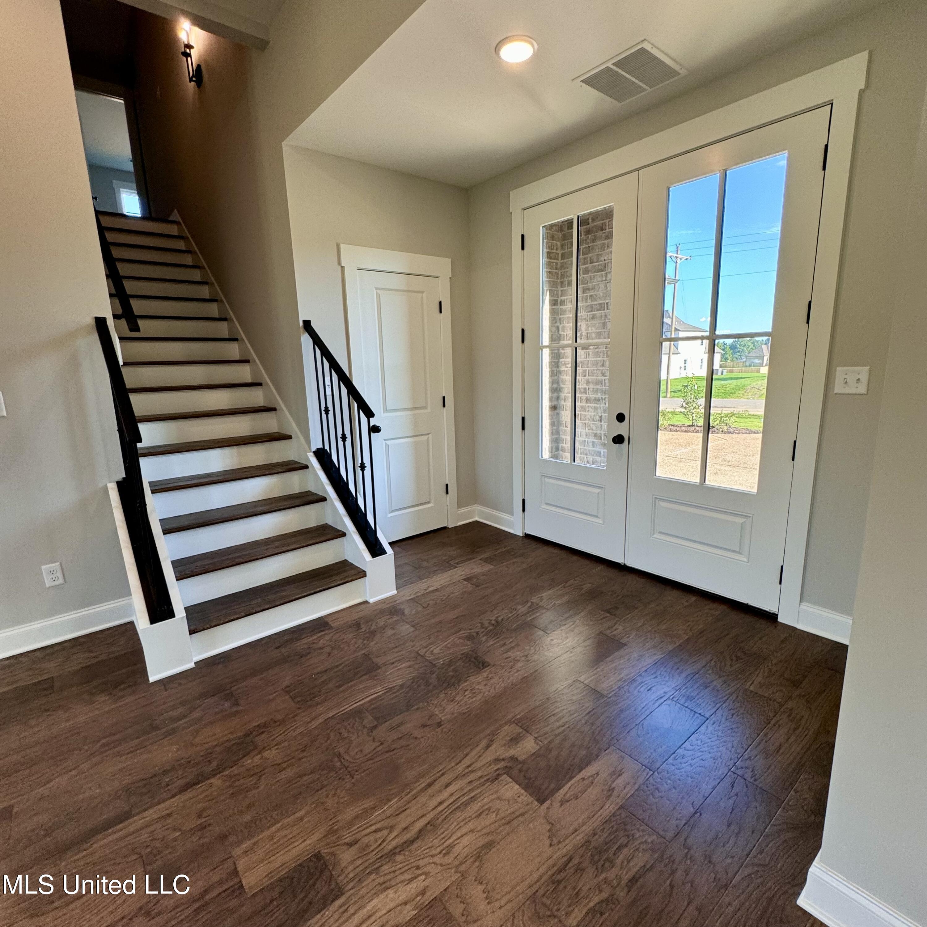 756 Wells Drive Hernando, MS 38632 - Photo 7 of 55 Iris Foyer