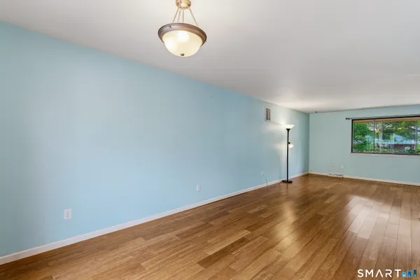 $274,900 | 631 Churchill Drive, Unit 631, Newington, CT 06111