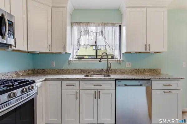 $274,900 | 631 Churchill Drive, Unit 631, Newington, CT 06111