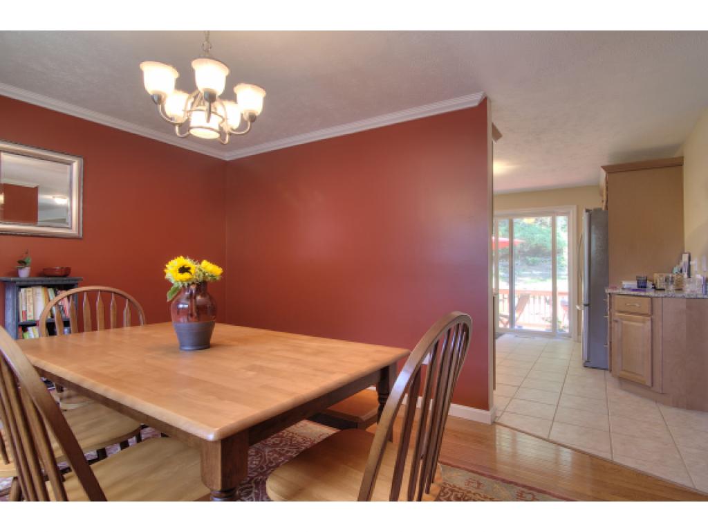 159 Searles Road Nashua, NH 03062 - Photo 6 of 26