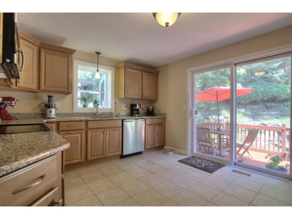 159 Searles Road Nashua, NH 03062 - Photo 8 of 26