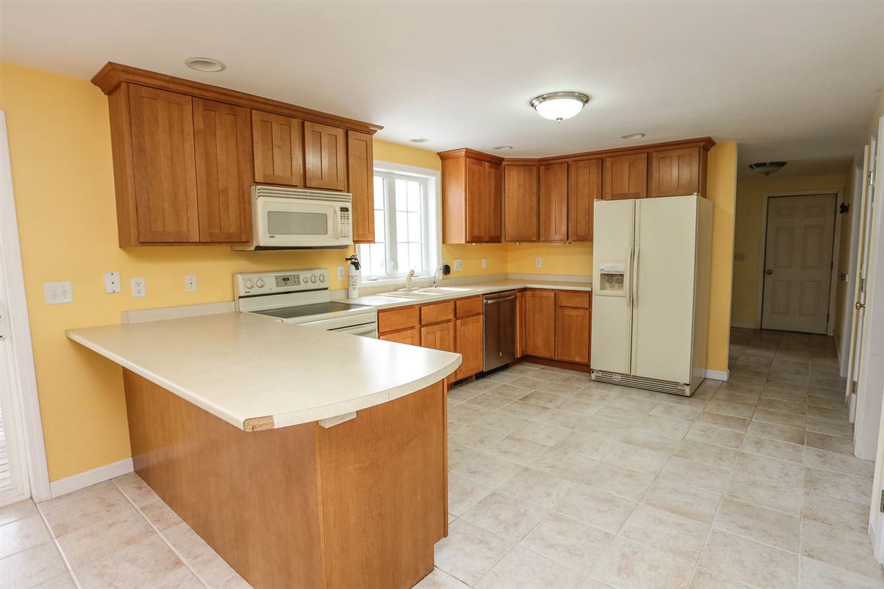 25 Watson Hill Road Raymond, NH 03077 - Photo 5 of 40