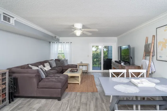 a view of a tennis court