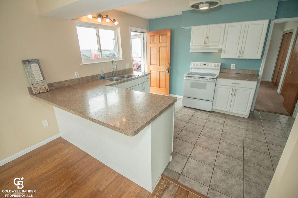 6607 Dyke Road Algonac, MI 48001 - Photo 6 of 24 31375590-5.JPG
