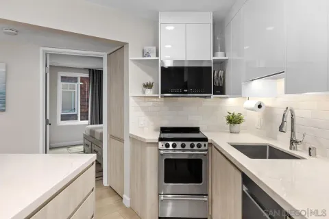 $1,500,000 | 8040 Girard Avenue, Unit 2, La Jolla, CA 92037