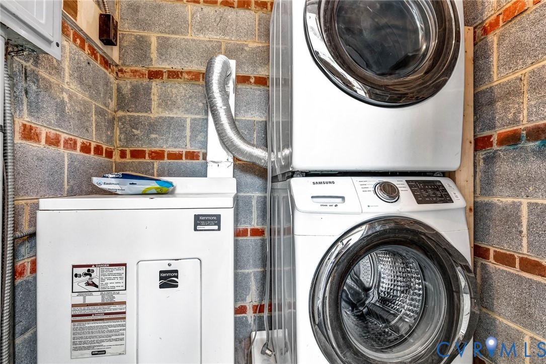 4 West Jerald Street Highland Springs, VA 23075 - Photo 17 of 19 a utility room with dryer and washer