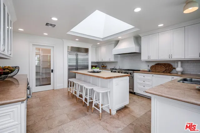 $4,350,000 | 24049 Chestnut Way, Calabasas, CA 91302