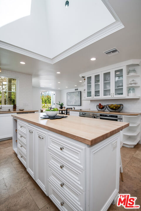 24049 Chestnut Way Calabasas, CA 91302 - Photo 16 of 53