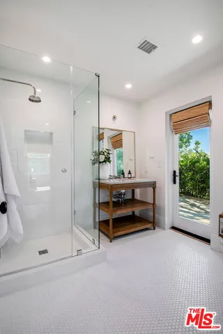 $4,350,000 | 24049 Chestnut Way, Calabasas, CA 91302