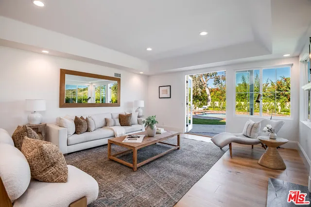 $4,350,000 | 24049 Chestnut Way, Calabasas, CA 91302
