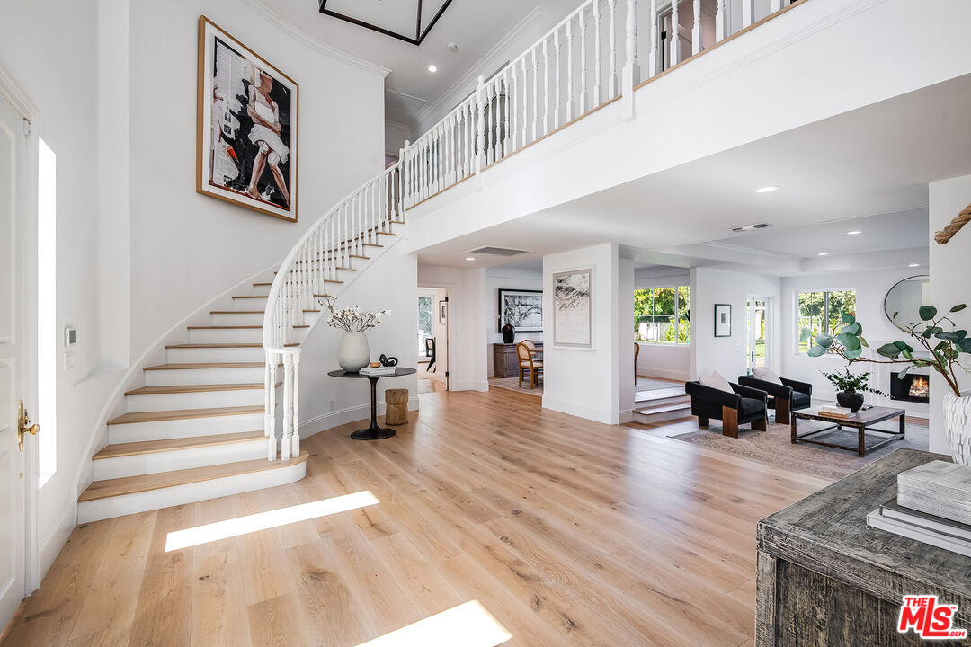 24049 Chestnut Way Calabasas, CA 91302 - Photo 3 of 53