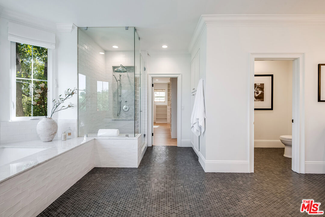 24049 Chestnut Way Calabasas, CA 91302 - Photo 35 of 53