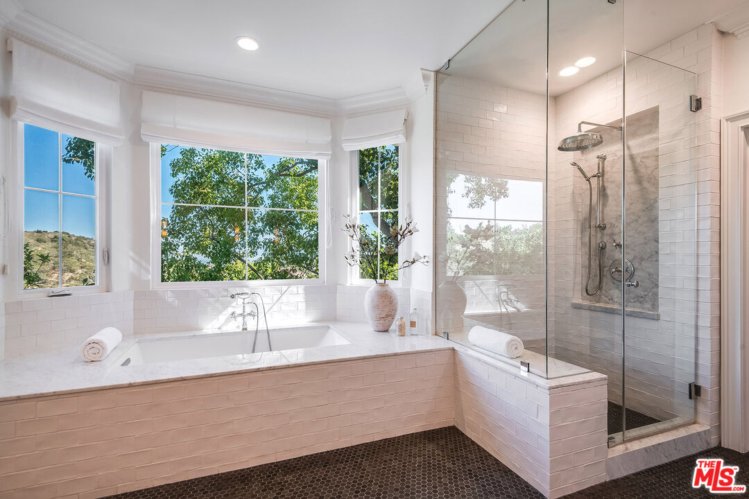 24049 Chestnut Way Calabasas, CA 91302 - Photo 36 of 53