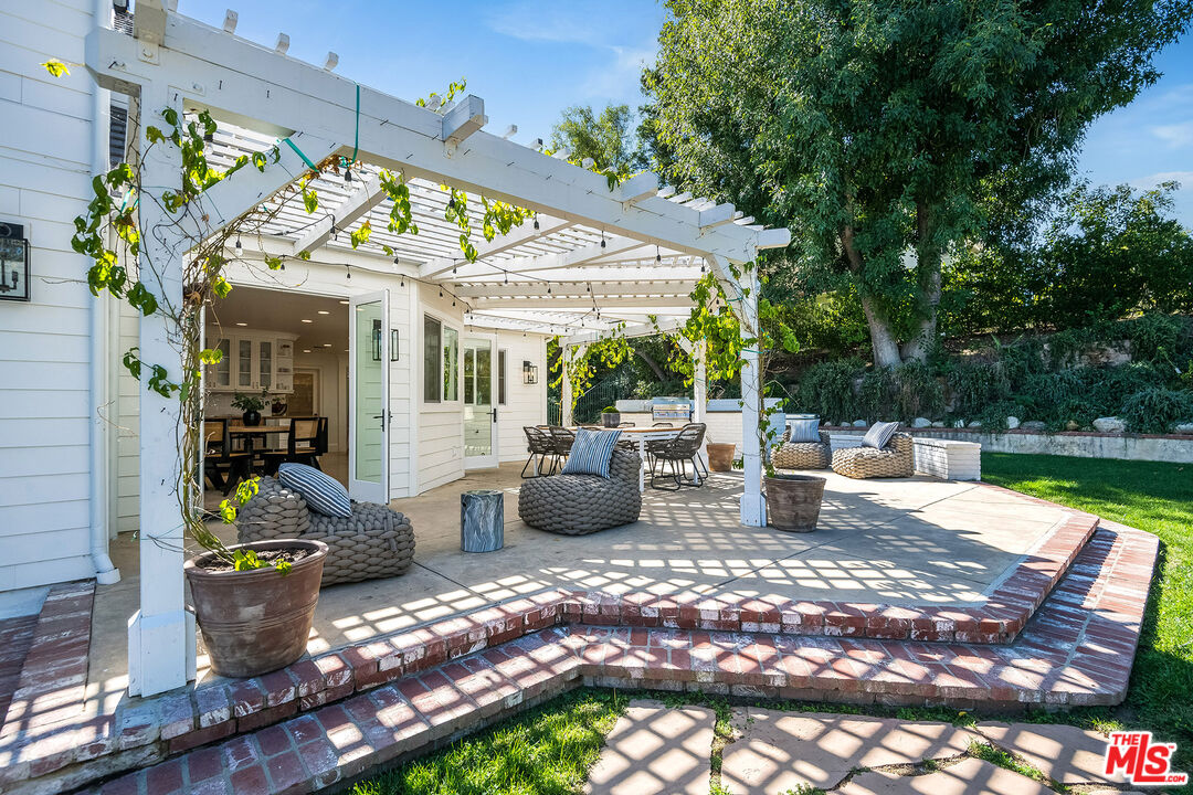 24049 Chestnut Way Calabasas, CA 91302 - Photo 47 of 53