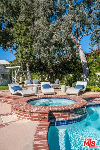 $4,350,000 | 24049 Chestnut Way, Calabasas, CA 91302