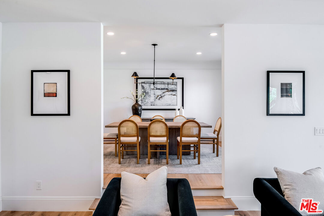 24049 Chestnut Way Calabasas, CA 91302 - Photo 9 of 53