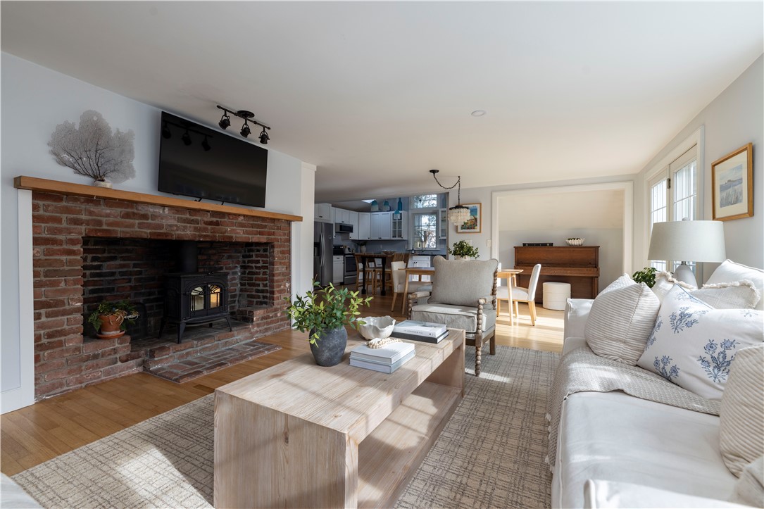 26 Wild Goose Road South Kingstown, RI 02879 - Photo 11 of 48 Gallery Image 11