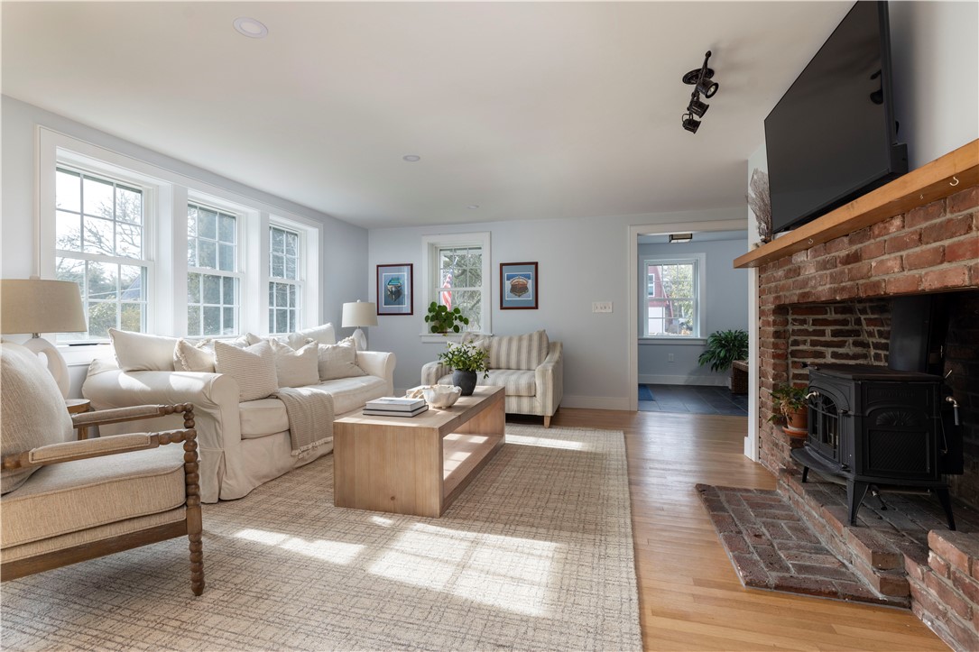 26 Wild Goose Road South Kingstown, RI 02879 - Photo 9 of 48 Gallery Image 9