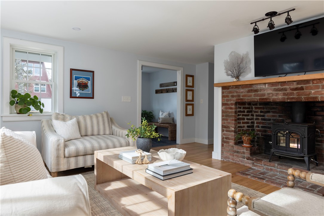 26 Wild Goose Road South Kingstown, RI 02879 - Photo 10 of 48 Gallery Image 10