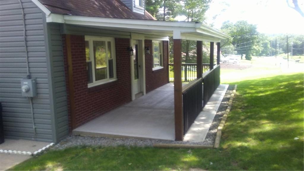 1174 Claridge-Elliott Road Jeannette, PA 15644 - Photo 4 of 24 Gallery Image 4