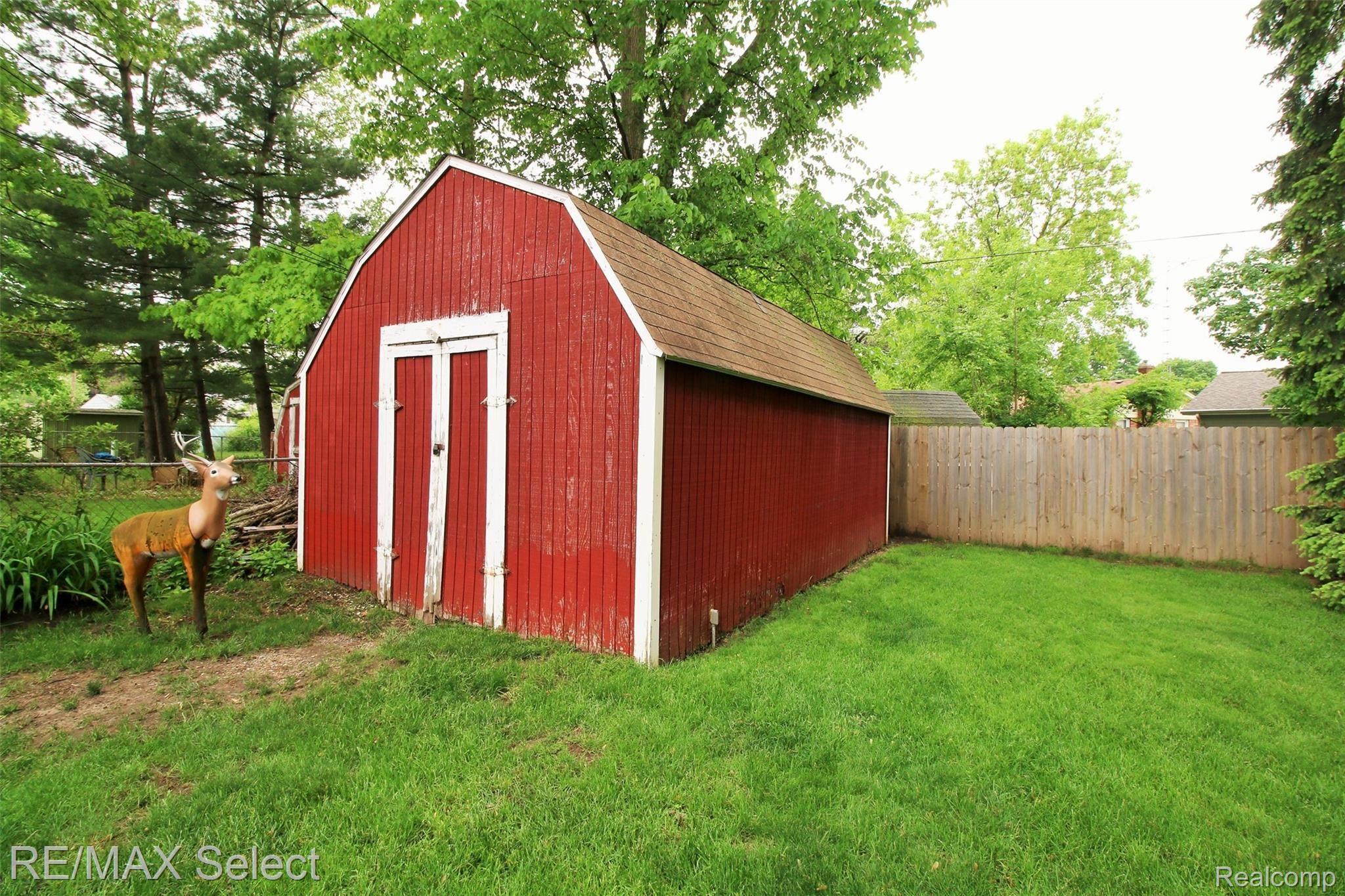 4322 Old Carriage Road Flint, MI 48507 - Photo 4 of 26 IMG_8724 (2).JPG