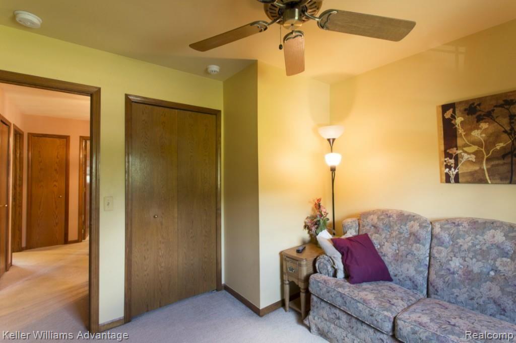 19009 Wayne Road Livonia, MI 48152 - Photo 29 of 54 32-Wayne_19009.jpg