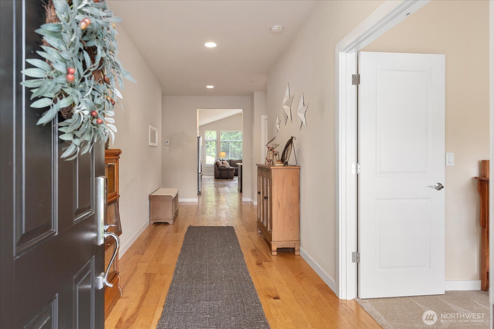 15380 Southeast 160th Place Renton, WA 98058 - Photo 4 of 40 Gallery Image 4