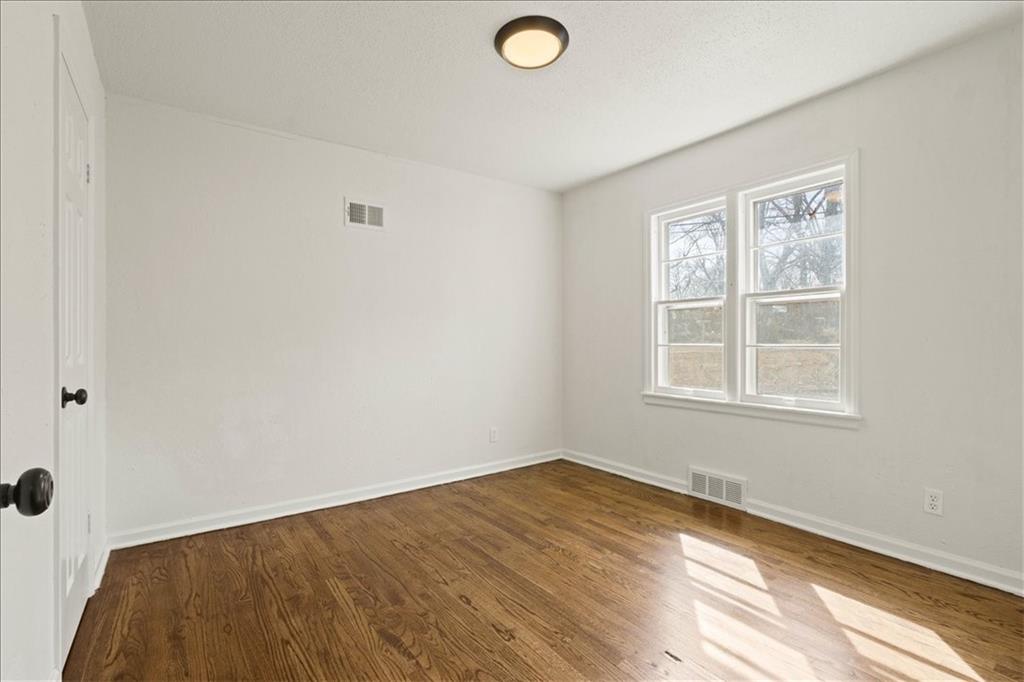 7505 East 130 Street Grandview, MO 64030 - Photo 13 of 30