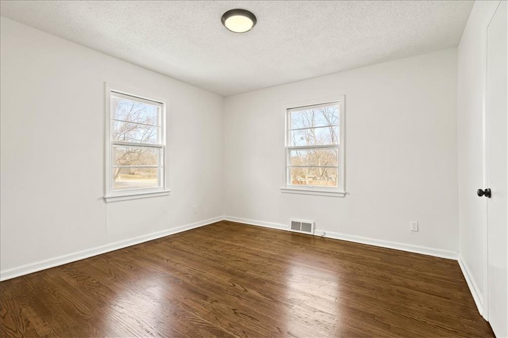 7505 East 130 Street Grandview, MO 64030 - Photo 18 of 30