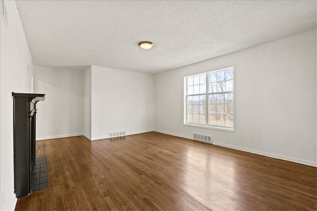 7505 East 130 Street Grandview, MO 64030 - Photo 5 of 30