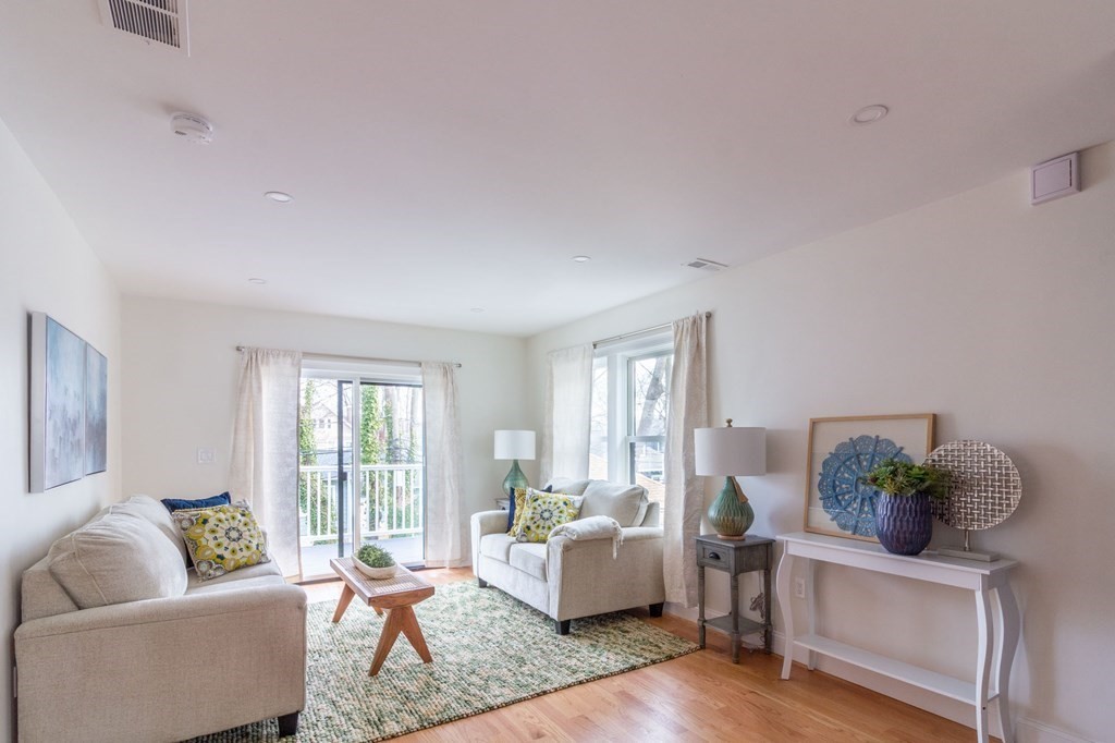 36 Murray Hill Road Boston, MA 02131 - Photo 9 of 30 Gallery Image 9
