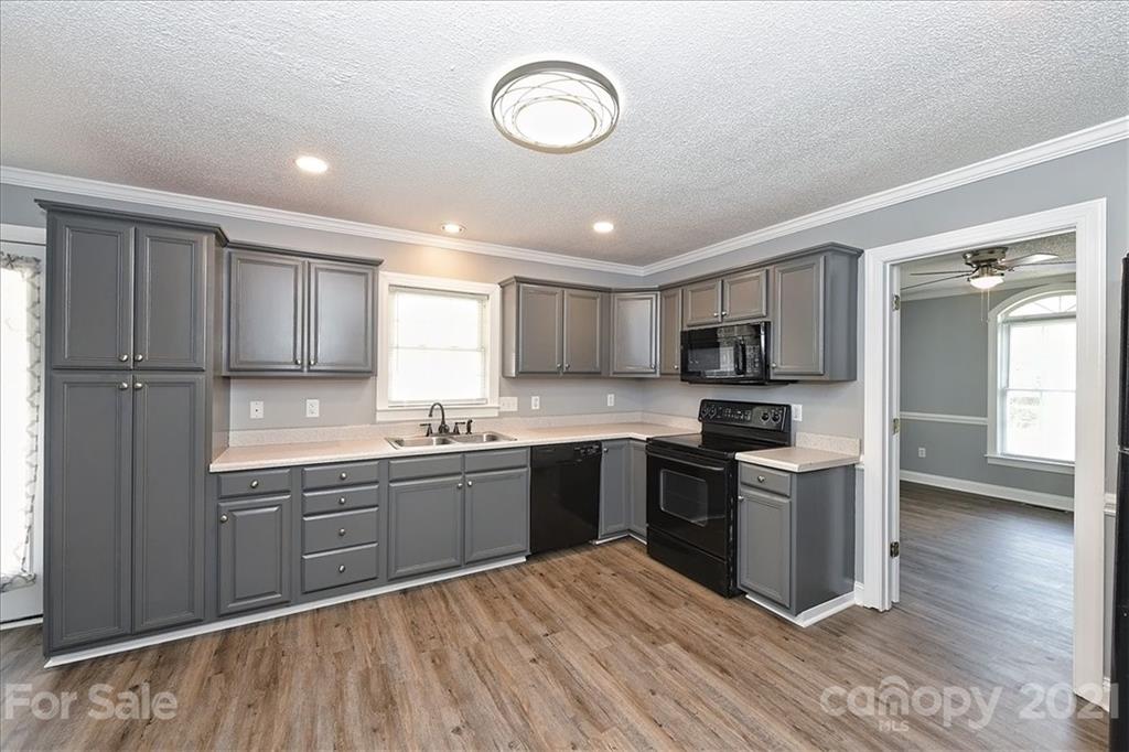142 Pheasant Ridge Circle York, SC 29745 - Photo 11 of 38 Gallery Image 11