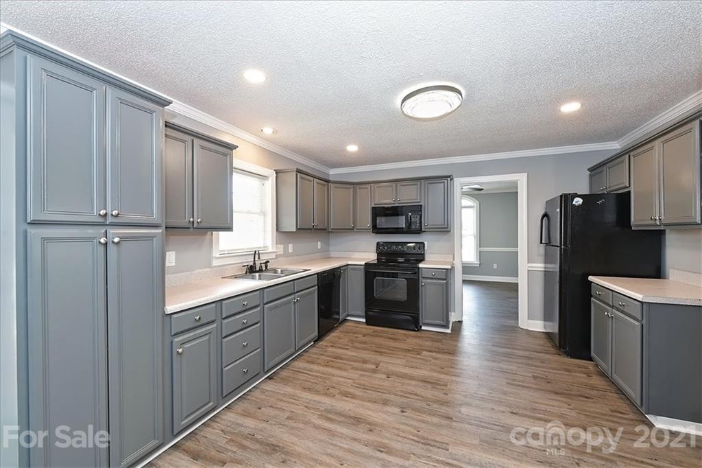 142 Pheasant Ridge Circle York, SC 29745 - Photo 8 of 38 Gallery Image 8