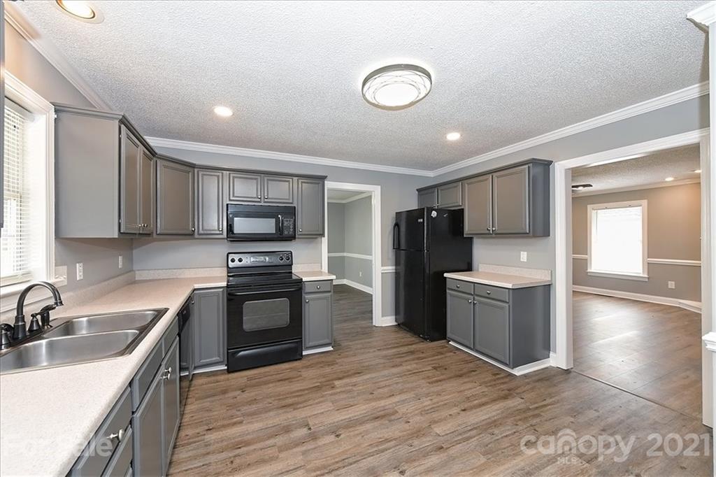 142 Pheasant Ridge Circle York, SC 29745 - Photo 9 of 38 Gallery Image 9