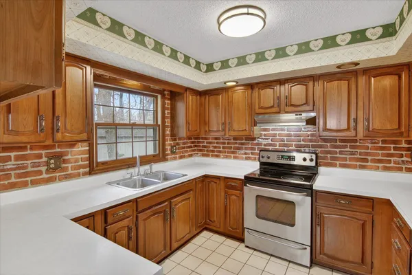 $349,900 | 8625 Abbey Road, Jackson, MI 49201