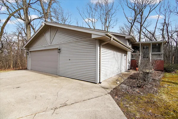 $349,900 | 8625 Abbey Road, Jackson, MI 49201
