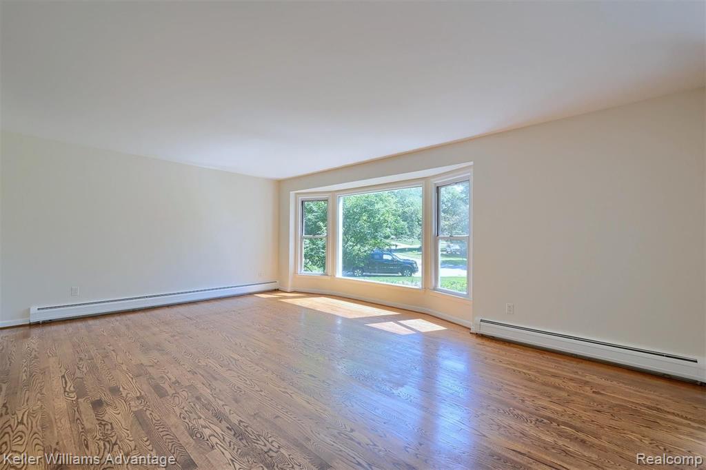 30025 Fox Grove Road Farmington Hills, MI 48334 - Photo 10 of 58