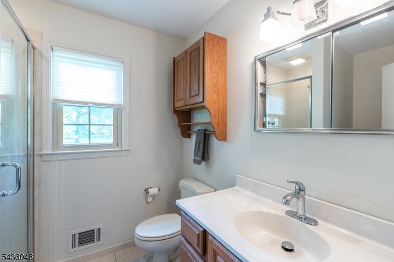 280 Farmer Road Bridgewater, NJ 08807 - Photo 13 of 27