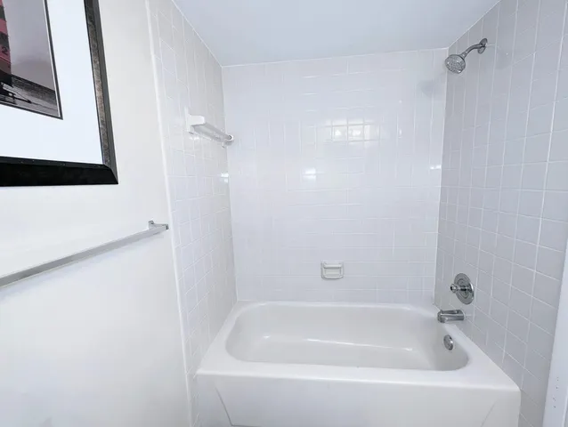 $1,700 | 7515 South Oriole Boulevard, Unit 203, Delray Beach, FL 33446